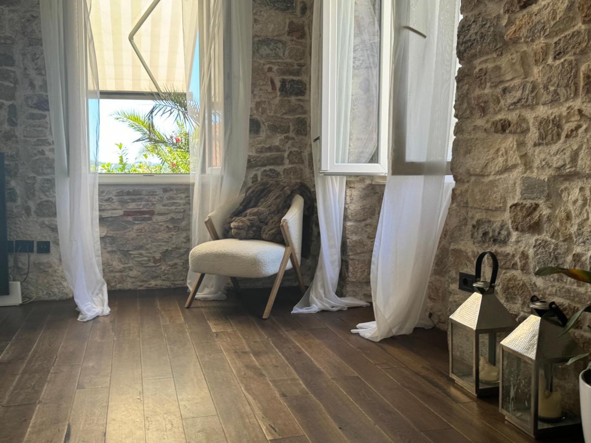 Grand Terrace Suite 希贝尼克 外观 照片