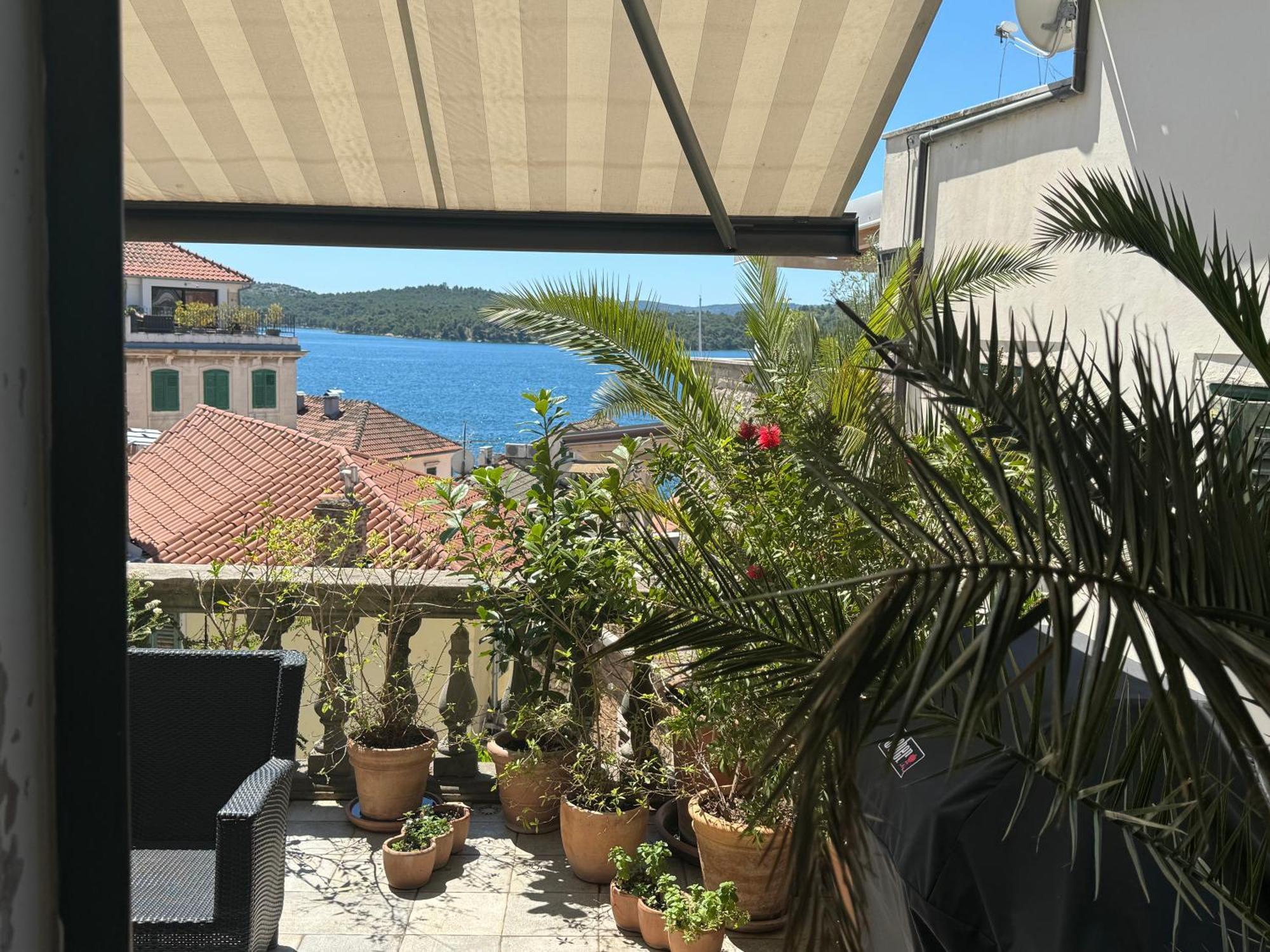 Grand Terrace Suite 希贝尼克 外观 照片